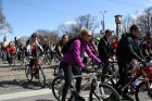 Rīgas velo nedēļas 2013 ietvaros velosipēdisti pie Brīvības pieminekļa pulcējās uz Rīga velo parādi - iepazīsti Pārdaugavu. 41