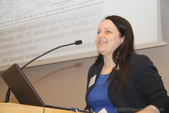 Kurzemes tūrisma asociācijas pārstāve Ingrīda Smuškova ar referātu - «Tūrisma asociācijas loma reģiona tūrisma produkta virzīšanā» Kurzemes tūrisma asociācijas pārstāve Ingrīda Smuškova ar referātu - «Tūrisma asociācijas loma reģiona tūrisma produkta virzīšanā» 93233