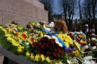04.05.2013 pie Brīvības pieminekļa notiek Latvijas veidošana no ziediem. Ziedu Latvija pieminekļa pakājē skatāma līdz 06.05.2013 pulksten 21:00. 21