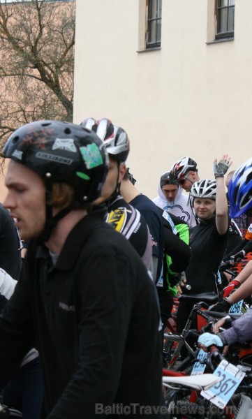 SEB MTB 1. posms Cēsis - Valmiera norisinājās 13.05.2013. Maratona garums- 39 kilometri, kas vijās pa mežiem, pļavām, grāvjiem, grants un asfalta segu SEB MTB 1. posms Cēsis - Valmiera norisinājās 13.05.2013. Maratona garums- 39 kilometri, kas vijās pa mežiem, pļavām, grāvjiem, grants un asfalta segu 93974