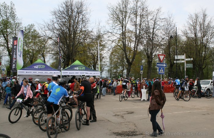 2013. gada pirmais SEB MTB posma starts tika dots Cēsīs, lai jau tālāk riteņbraucēji varētu doties līdz pat Valmierai. 2013. gada pirmais SEB MTB posma starts tika dots Cēsīs, lai jau tālāk riteņbraucēji varētu doties līdz pat Valmierai. 93983