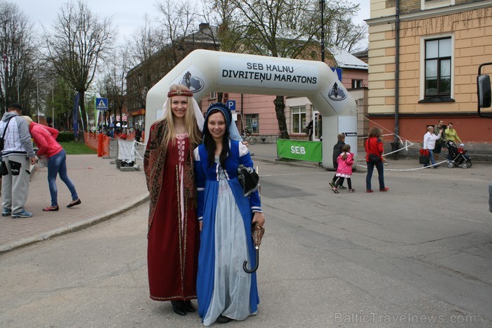 2013. gada pirmais SEB MTB posma starts tika dots Cēsīs, lai jau tālāk riteņbraucēji varētu doties līdz pat Valmierai. 2013. gada pirmais SEB MTB posma starts tika dots Cēsīs, lai jau tālāk riteņbraucēji varētu doties līdz pat Valmierai. 93995