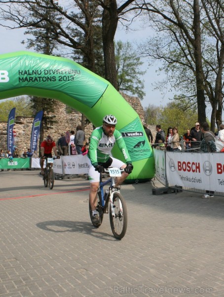 SEB MTB maratona pirmā posma dalībnieki finišēja Valmierā. 94014