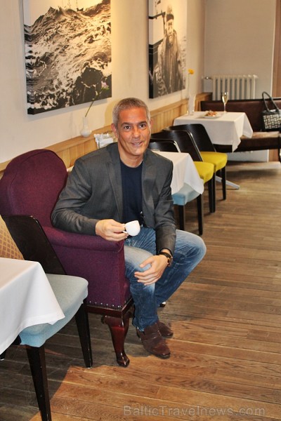 Svētdienas brunčs mājīgajā Terrasse Le Dome kopā ar pasaulslaveno tenoru Alessandro Safina
www.zivjurestorans.lv Svētdienas brunčs mājīgajā Terrasse Le Dome kopā ar pasaulslaveno tenoru Alessandro Safina
www.zivjurestorans.lv 94054