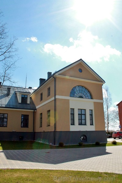 Skrundas muiža ir viena no senākajām Latvijas muižām, kas atrodas Ventas upes gleznainajā krastā
www.skrundasmuiza.lv Skrundas muiža ir viena no senākajām Latvijas muižām, kas atrodas Ventas upes gleznainajā krastā
www.skrundasmuiza.lv 94139