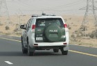 Dubaijas autovadītāji atzinīgi izsakās par ceļu policijas darbu, jo visas policijas automašīnas ir aprīkotas ar vismodernāko satiksmes kontroles sistē 8