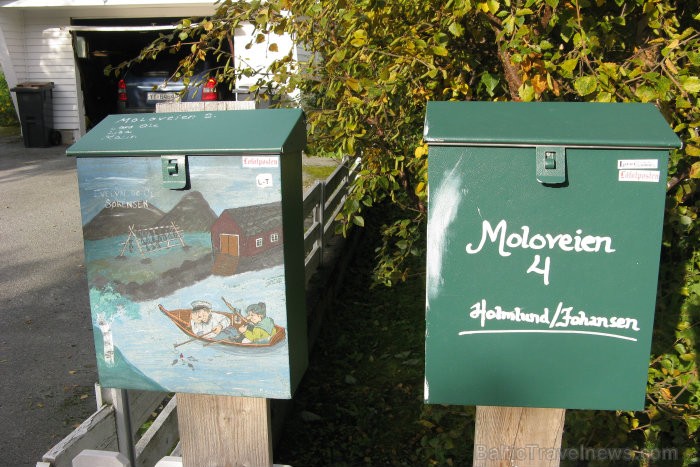 Ne tikai pašu mājinieku, bet noteikti arī pastnieka ikdiena paveras jautrākā noskaņojumā, sastopoties ar šādām apgleznotām pastkastītēm. Ne tikai pašu mājinieku, bet noteikti arī pastnieka ikdiena paveras jautrākā noskaņojumā, sastopoties ar šādām apgleznotām pastkastītēm. 94290