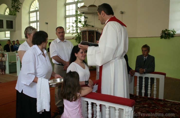 Vasarsvētkos (19.05.2013) Ērberģes evaņģēliski luteriskajā baznīcā norisinājās iesvētības, kas pirmo reizi pēc vairāku gadu pārtraukuma pulcēja piecus 94588