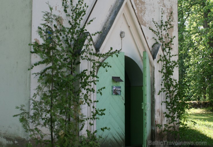 Vasarsvētkos (19.05.2013) Ērberģes evaņģēliski luteriskajā baznīcā norisinājās iesvētības, kas pirmo reizi pēc vairāku gadu pārtraukuma pulcēja piecus 94598