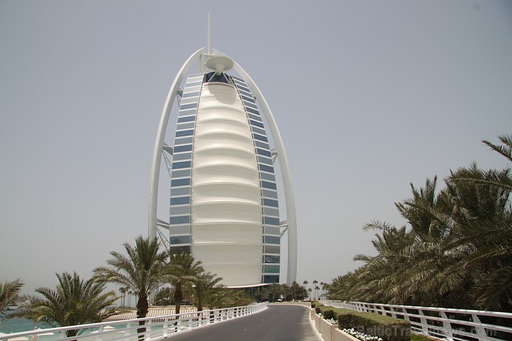 Travelnews.lv apmeklē pasaules populāro luksus viesnīcu Burj Al Arab, kas atrodas Dubaijā. Foto sponsors: www.GoAdventure.lv 94647