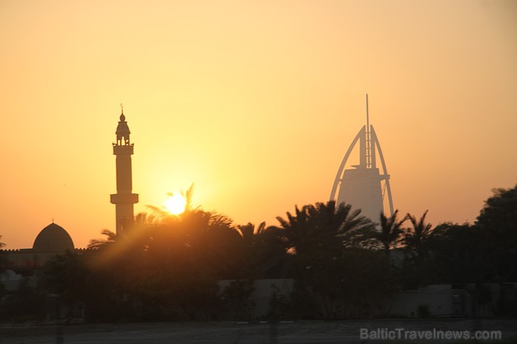 Travelnews.lv apmeklē pasaules populāro luksus viesnīcu Burj Al Arab, kas atrodas Dubaijā. Foto sponsors: www.GoAdventure.lv 94658