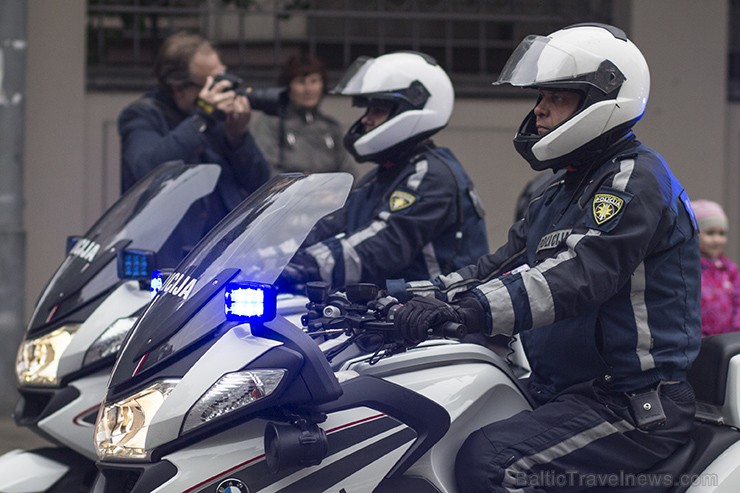 Parādē ļoti plaši tika pārstāvēti motociklisti no dažādām policijas struktūrvienībām 94826