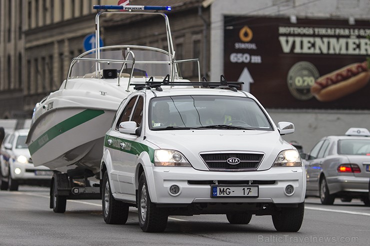 Rīgā notikusi pirmā operatīvo transportlīdzekļu parāde un drošības festivāls „Piedzīvojumu vasara 2013” 94832