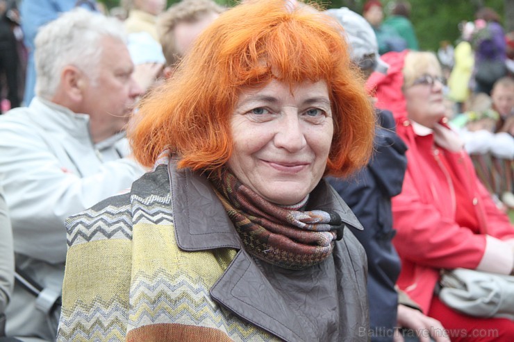 Tautas deju festivāls «Latvju bērni danci veda» Krāslavā 2013 ar lielkocenta «Pār Daugavu saulei roku deva» programmu. Foto sponsors: www.visitkraslav Tautas deju festivāls «Latvju bērni danci veda» Krāslavā 2013 ar lielkocenta «Pār Daugavu saulei roku deva» programmu. Foto sponsors: www.visitkraslav 94929