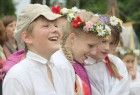 Tautas deju festivāls «Latvju bērni danci veda» Krāslavā 2013 ar lielkocenta «Pār Daugavu saulei roku deva» programmu. Foto sponsors: www.visitkraslav 48
