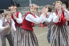 Tautas deju festivāls «Latvju bērni danci veda» Krāslavā 2013 ar lielkocenta «Pār Daugavu saulei roku deva» programmu. Foto sponsors: www.visitkraslav 53