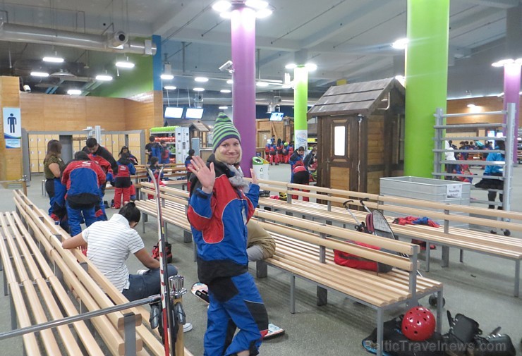 Dažu minūšu laikā kalnu slēpošanas ekipējums ir piemērots un var doties uz kalnu - www.skidubai.com Dažu minūšu laikā kalnu slēpošanas ekipējums ir piemērots un var doties uz kalnu - www.skidubai.com 95116