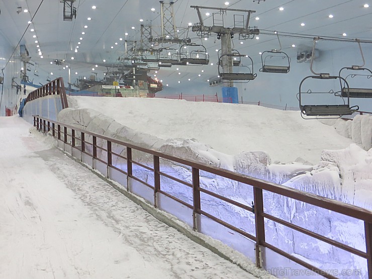 Ski Dubai komplekss kopumā aizņem 22.500 kvadrātmetru jeb trīs futbola laukumu lielu teritoriju 95123