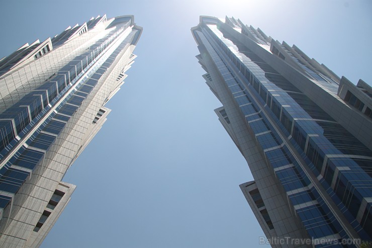 Pasaulē augstākā viesnīca ir JW Marriott Marquis Hotel Dubai ar 72 stāviem un 355 metriem - www.marriott.com Pasaulē augstākā viesnīca ir JW Marriott Marquis Hotel Dubai ar 72 stāviem un 355 metriem - www.marriott.com 95666