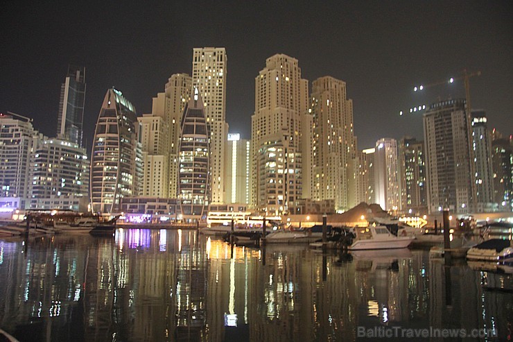Baltieši dodas Dubaijas nakts izbraucienā ar kuģi. Foto sponsors: www.goadventure.lv 95779