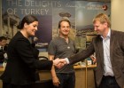 BalticTravelnews.com viesošanās laikā Turkish Airlines biroju Rīgā apmeklēja arī viens no aviokompānijas pilotiem. 12