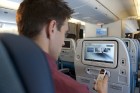 Ekrāns, kas iebūvēts katra pasažiera krēslā, tiek piedāvāts A330, A340, B777 un A321 tipa lidmašīnās. Pasažieris var izvēlēties sev atbilstošu program 18