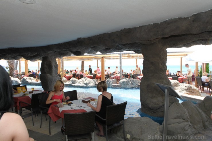 CRYSTAL SUNRISE QUEEN LUXURY RESORT & SPA 5* UAI (SIDE) – romantika restorānā. Foto sponsors: www.goadventure.lv 96142