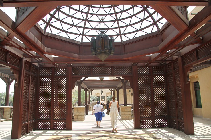 Travelnews.lv apmeklē greznu viesnīcu kompleksu Dubaijā - «Madinat Jumeirah Resort». Foto sponsors: www.GoAdventure.lv Travelnews.lv apmeklē greznu viesnīcu kompleksu Dubaijā - «Madinat Jumeirah Resort». Foto sponsors: www.GoAdventure.lv 96153