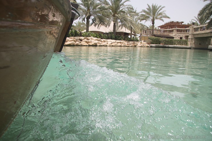 Travelnews.lv apmeklē greznu viesnīcu kompleksu Dubaijā - «Madinat Jumeirah Resort». Foto sponsors: www.GoAdventure.lv Travelnews.lv apmeklē greznu viesnīcu kompleksu Dubaijā - «Madinat Jumeirah Resort». Foto sponsors: www.GoAdventure.lv 96157