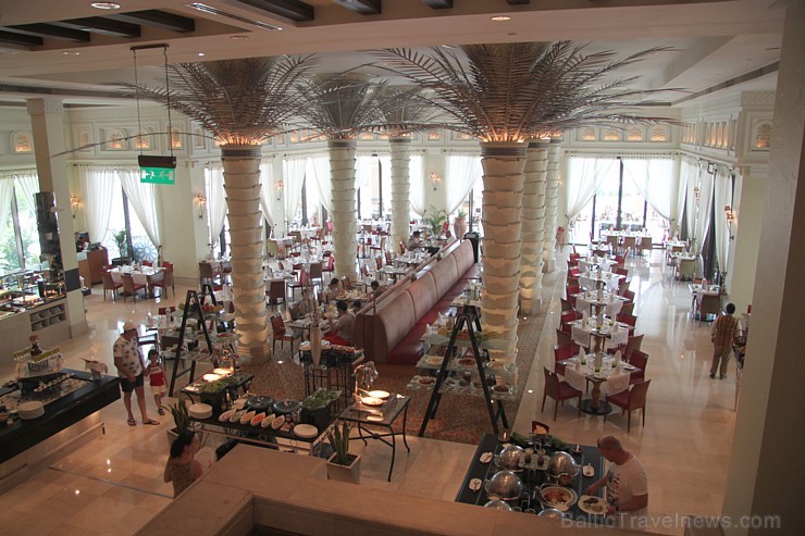 Travelnews.lv apmeklē greznu viesnīcu kompleksu Dubaijā - «Madinat Jumeirah Resort». Foto sponsors: www.GoAdventure.lv Travelnews.lv apmeklē greznu viesnīcu kompleksu Dubaijā - «Madinat Jumeirah Resort». Foto sponsors: www.GoAdventure.lv 96176