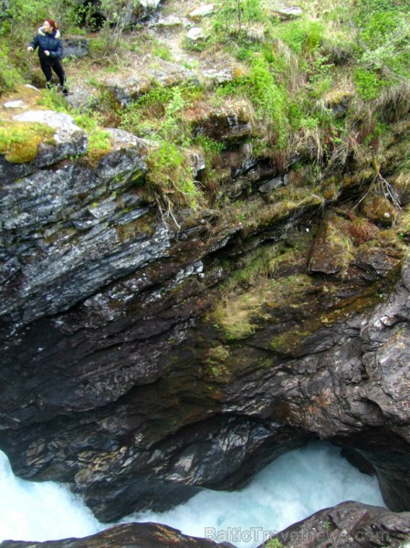 Mēres un Rumsdāles apgabalu raksturo ainavu dažādība - dziļi fjordi, kalni, ielejas un izrobotais krasts. Mēres un Rumsdāles apgabalu raksturo ainavu dažādība - dziļi fjordi, kalni, ielejas un izrobotais krasts. 96479