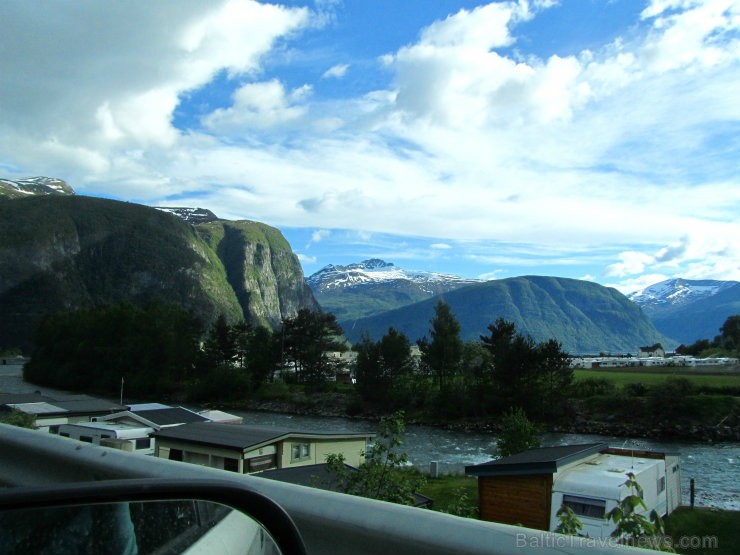 Mēres un Rumsdāles apgabalu raksturo ainavu dažādība - dziļi fjordi, kalni, ielejas un izrobotais krasts. 96482