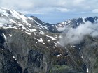 Mēre un Rumsdāle ir apgabals Rietumnorvēģijas ziemeļu daļā. To raksturo ainavu dažādība - dziļi fjordi, kalni un izrobotais krasts. 8