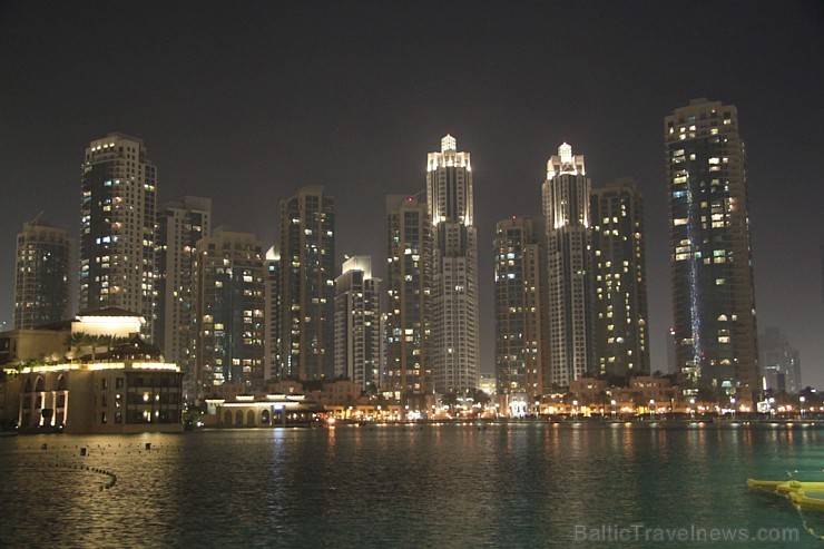 Travelnews.lv apmeklē Dubaijas muzikālās un pasaulē visaugstākās strūklakas. Foto sponsors: www.GoAdventure.lv 96520