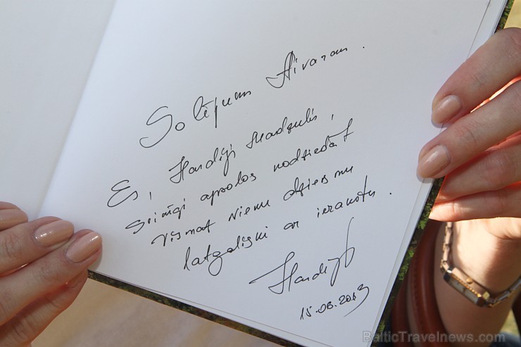 Tūrisma firmas Relaks Tūre vadītājs Hardijs Madzulis apsolās, ka viena no dziesmām taps arī latgaļu valodā Tūrisma firmas Relaks Tūre vadītājs Hardijs Madzulis apsolās, ka viena no dziesmām taps arī latgaļu valodā 96612