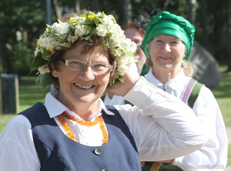 Tūrisma firma Relaks Tūre (www.relaksture.lv) Stopiņu Līgo estrādē 15.06.2013 sarīkoja ceļotājiem jautru «RelaksZaļumballi» Tūrisma firma Relaks Tūre (www.relaksture.lv) Stopiņu Līgo estrādē 15.06.2013 sarīkoja ceļotājiem jautru «RelaksZaļumballi» 96652