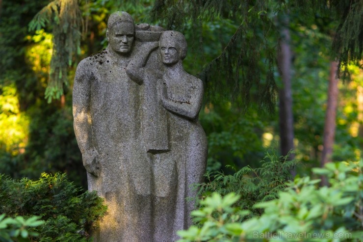 Ārzemju tūristu iecienītajiem Meža kapiem aprit simt gadu 96912