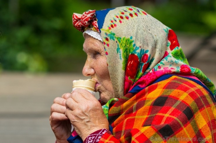 Kalnciema kvartālā jau tradicionāli viesojās Alsungas Suitu sievas, kā arī ansamblis Suitu muzikanti Kalnciema kvartālā jau tradicionāli viesojās Alsungas Suitu sievas, kā arī ansamblis Suitu muzikanti 97037