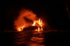 Laivu brauciena laikā redzams kā lava ietek okeānā - Havaju salas. 2013. gada pavasarī Travel Time devās grupu braucienā uz ASV Rietumu krastu un Hava 14