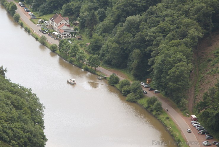 Travelnews.lv apmeklē dabas brīnumu Vācijā - Zāras upes cilpa. Foto sponsors: autonoma www.Sixt.lv 97243