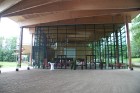 Pie Zāras upes cilpas skatu laukuma atrodas moderna koncertzāle un semināru vieta - www.cloef-atrium.de 10