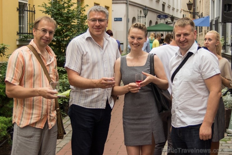 2013. gada 27. un 28. jūnijā viesnīcas Konventa Sēta iekšpagalmā notiek tradicionālais Vīna festivāls 2013 www.vinafestivals.lv 2013. gada 27. un 28. jūnijā viesnīcas Konventa Sēta iekšpagalmā notiek tradicionālais Vīna festivāls 2013 www.vinafestivals.lv 97261