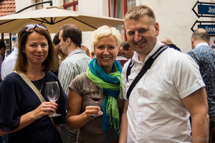 2013. gada 27. un 28. jūnijā viesnīcas Konventa Sēta iekšpagalmā notiek tradicionālais Vīna festivāls 2013 www.vinafestivals.lv 2013. gada 27. un 28. jūnijā viesnīcas Konventa Sēta iekšpagalmā notiek tradicionālais Vīna festivāls 2013 www.vinafestivals.lv 97268