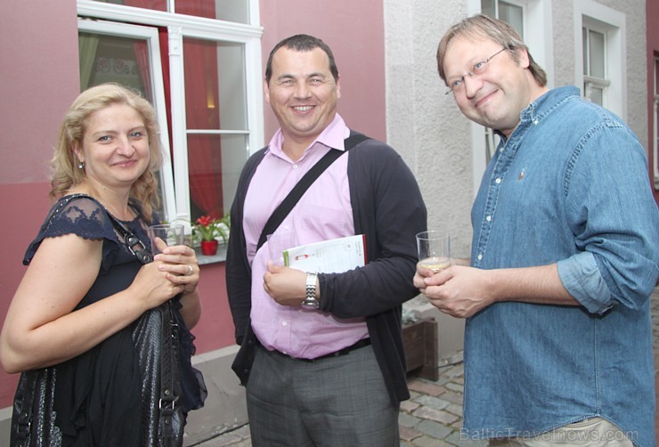 2013. gada 27. un 28. jūnijā viesnīcas Konventa Sēta iekšpagalmā notiek tradicionālais Vīna festivāls 2013 www.vinafestivals.lv 2013. gada 27. un 28. jūnijā viesnīcas Konventa Sēta iekšpagalmā notiek tradicionālais Vīna festivāls 2013 www.vinafestivals.lv 97310