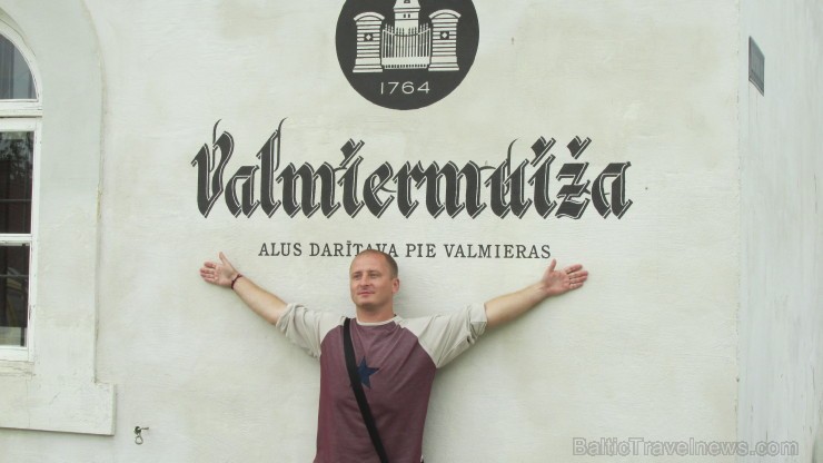 Valmieras muiža ir bijusi iecienīta zirgu pūtināšanas vieta un ceļinieku veldzēšanās vieta jau kopš zviedru laikiem. Valmieras muiža ir bijusi iecienīta zirgu pūtināšanas vieta un ceļinieku veldzēšanās vieta jau kopš zviedru laikiem. 97317
