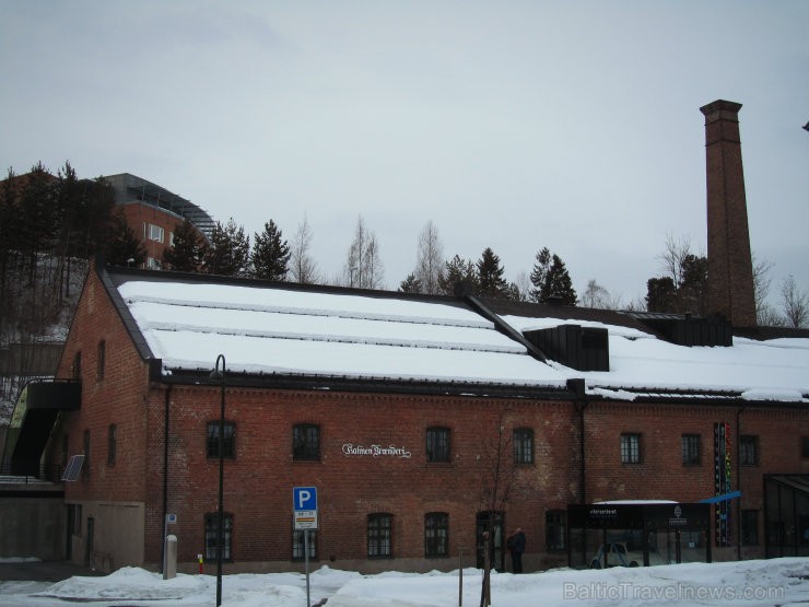 Jēvīkas stikla fabrika pieņem apmeklētājus gan vasarā, gan ziemā. Iespējams gan iegādāties gatavo produkciju, gan vērot stikla pūšanu, gan arī pašam t Jēvīkas stikla fabrika pieņem apmeklētājus gan vasarā, gan ziemā. Iespējams gan iegādāties gatavo produkciju, gan vērot stikla pūšanu, gan arī pašam t 97516