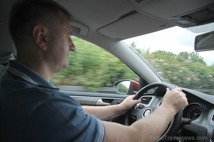 BalticTravelnews.com direkors Aivars Mackevičs pēc 12,5 stundām sasniedz Vācijas robežu, veicot 1389 km tālo ceļu no Rīgas BalticTravelnews.com direkors Aivars Mackevičs pēc 12,5 stundām sasniedz Vācijas robežu, veicot 1389 km tālo ceļu no Rīgas 97542