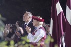 Svētdien, 30. jūnijā, Dziesmusvētku parkā Viesturdārzā notika Dziesmu un deju svētku atklāšanas pasākums ar tradicionālo virsdiriģentu un virsvadītaju 26