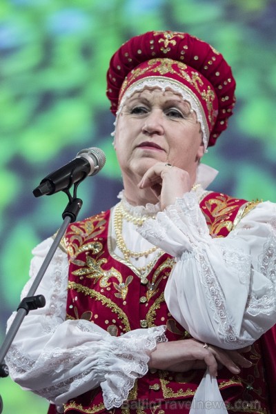 XXV Vispārējo latviešu dziesmu un XV deju svētku ietvaros pirmdien, 1. jūlijā, Lielajā Ģildē notika mazākumtautību kolektīvu koncertuzvedums Zem viena 97700