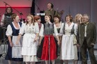 XXV Vispārējo latviešu dziesmu un XV deju svētku ietvaros pirmdien, 1. jūlijā, Lielajā Ģildē notika mazākumtautību kolektīvu koncertuzvedums Zem viena 8